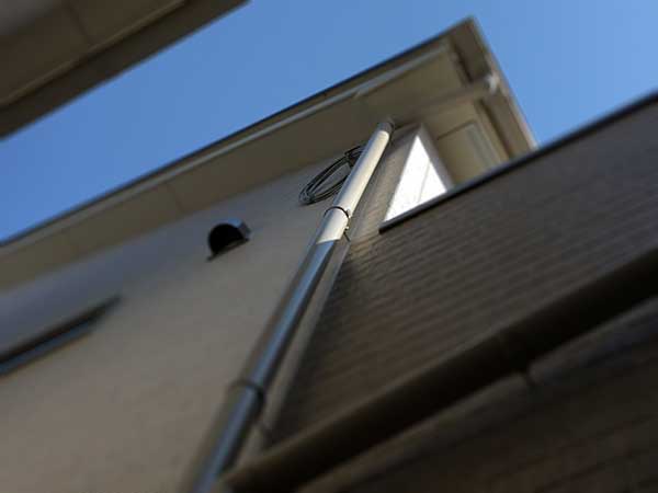 さいたま市南区にてbs追加工事を見越した小型地デジデザインアンテナ工事 高品質アンテナ工事と明朗会計のクラウンクラウン