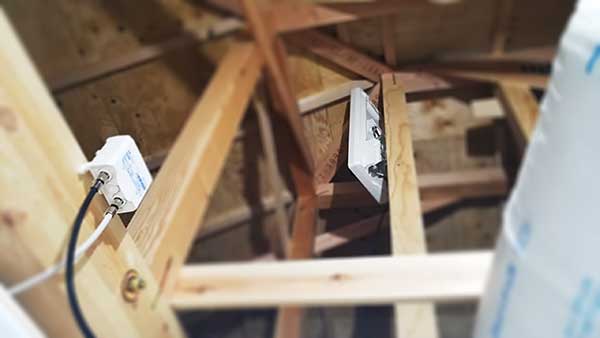 さいたま市浦和区にて昭栄建設の屋根裏アンテナ設置 高品質アンテナ工事と明朗会計のクラウンクラウン