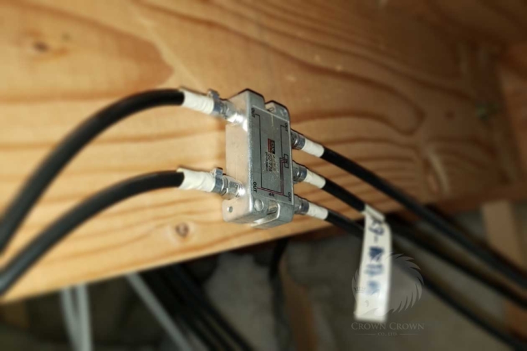 アンテナの分配器の場所はどこ