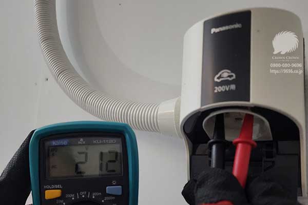 車庫内に設置したEVコンセント