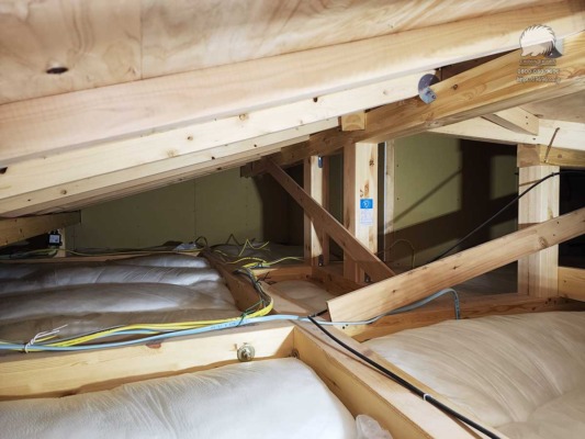 ポラスの屋根裏